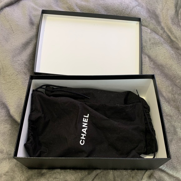 Chanel shoes - Picture 4 of 9